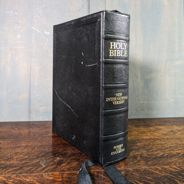 1986 Lectern Version of the New International Holy Bible