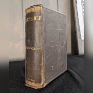 1885 Oxford Mid-Size Family Bible