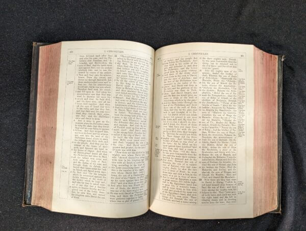 1885 Oxford Mid-Size Family Bible