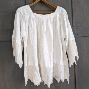 Lace Trimmed Cotta Surplice in Good Condition
