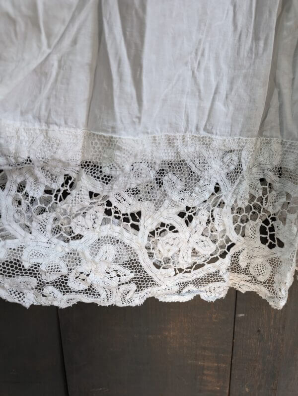 Fine Laced 'Tammam' Cotta Surplice