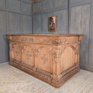 Very Good Quality Carved Antique Gothic Oak Church Altar from Eltham URC