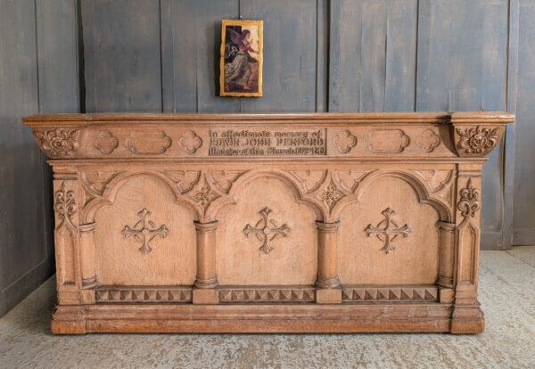 Very Good Quality Carved Antique Gothic Oak Church Altar from Eltham URC