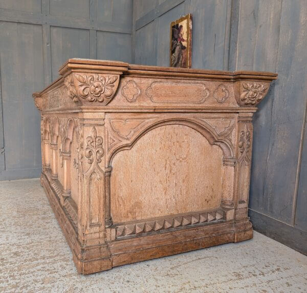 Very Good Quality Carved Antique Gothic Oak Church Altar from Eltham URC