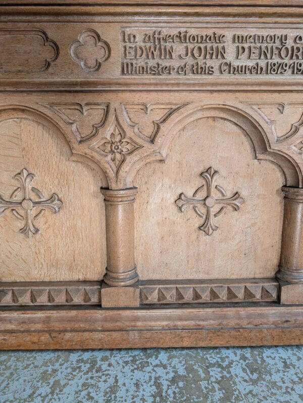 Very Good Quality Carved Antique Gothic Oak Church Altar from Eltham URC