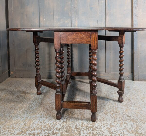 Classic 1930's Vintage Barley Twist Leg Oak Gateleg Table - BARGAIN -