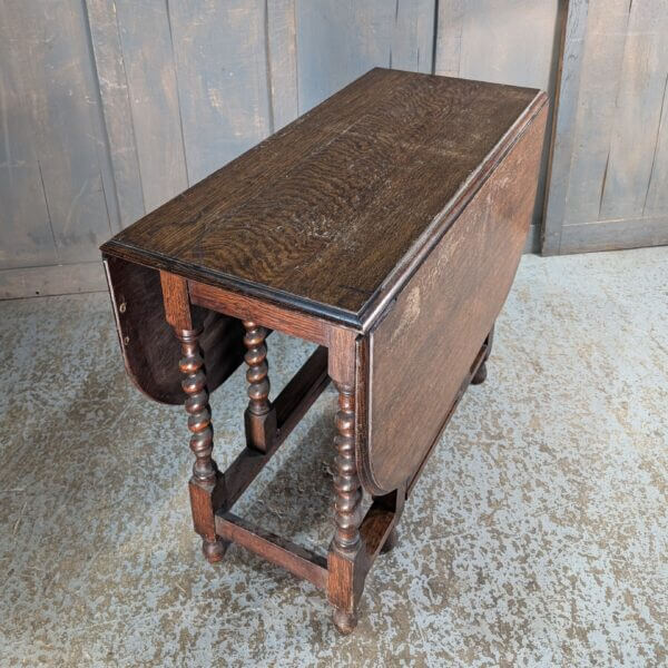 Classic 1930's Vintage Barley Twist Leg Oak Gateleg Table - BARGAIN -