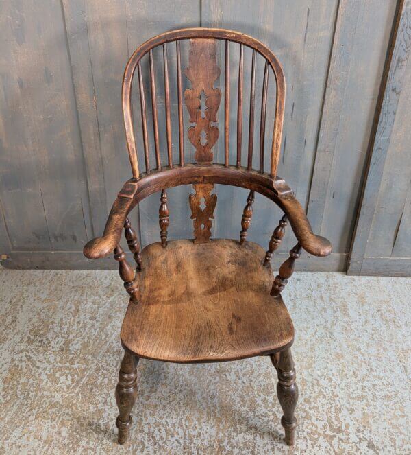 Very Attractive & Comfortable Vintage Pattern Back Elm & Beech Windsor Chair