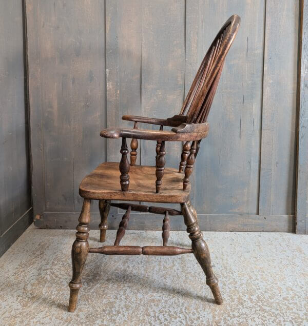 Very Attractive & Comfortable Vintage Pattern Back Elm & Beech Windsor Chair