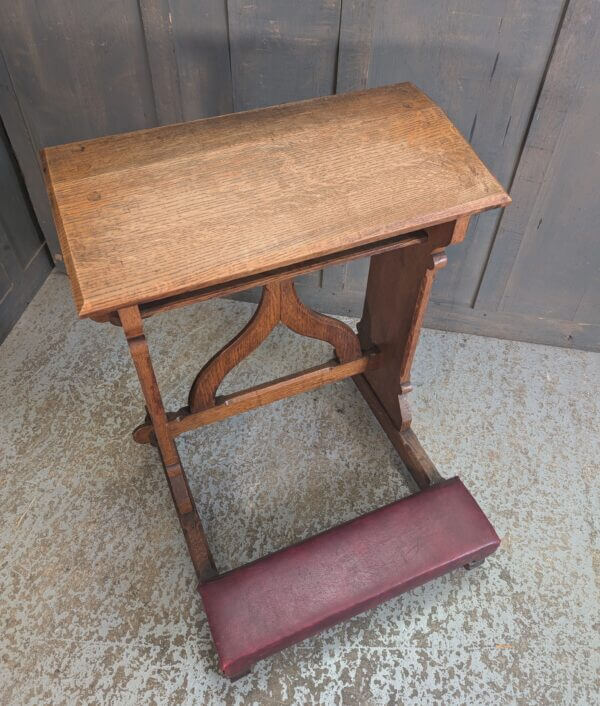 Handsome 1930's Vintage Oak Double Stretcher Simple Gothic Prayer Desk Prie Dieu from Oxford Oratory