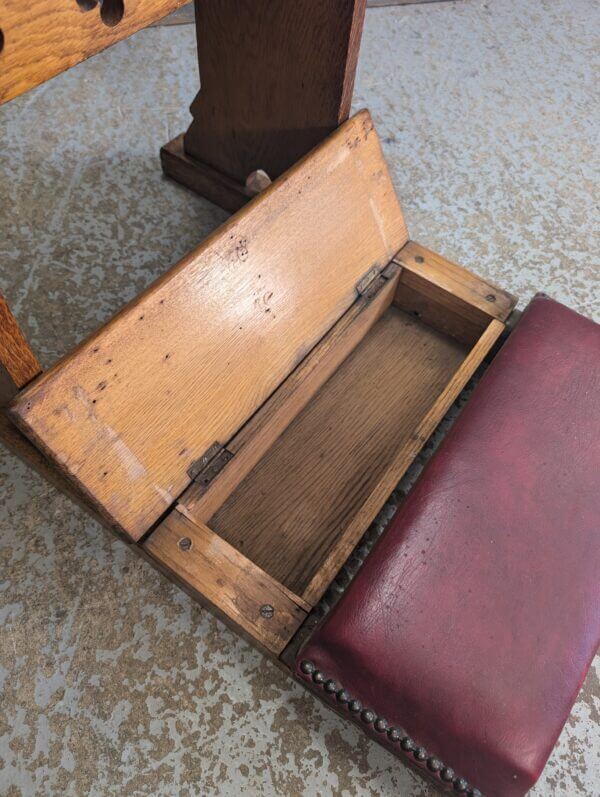 Simple Gothic Oak Quatrefoiled Prayer Desk Prie Dieu with Extended Kneeler