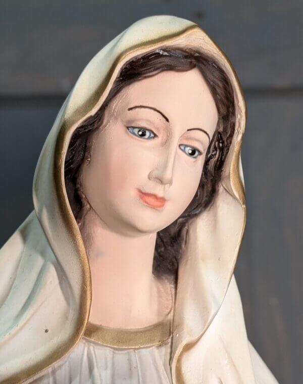 Lovely Religious Statue of Our Lady of Medjugorje Queen of Peace in Excellent Condition