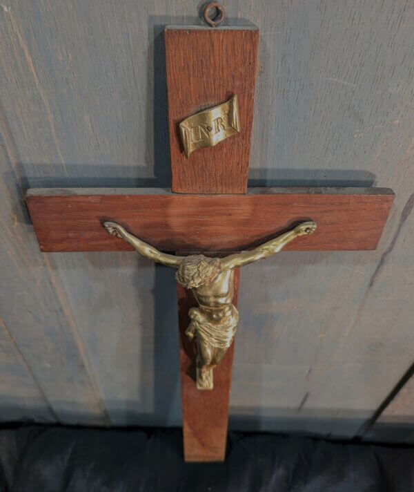 Heavy Bright Gold Coloured Oak & Metal Convent Crucifix