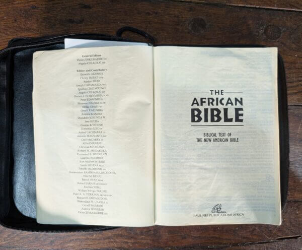 1999 'The African Bible' in Leatherette Zip Binding by Paulines Kenya