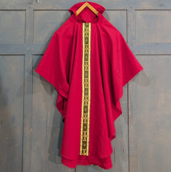 Red Linen Chasuble with Collar and Olive/Red Orphrey