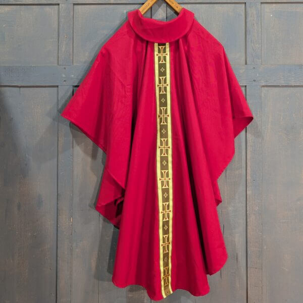 Red Linen Chasuble with Collar and Olive/Red Orphrey