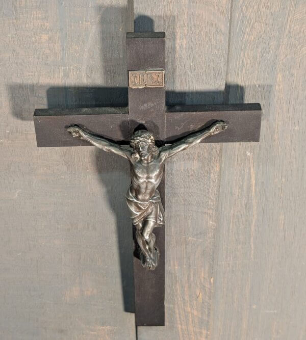 Black Wood & Pewter Coloured Metal Crucifix