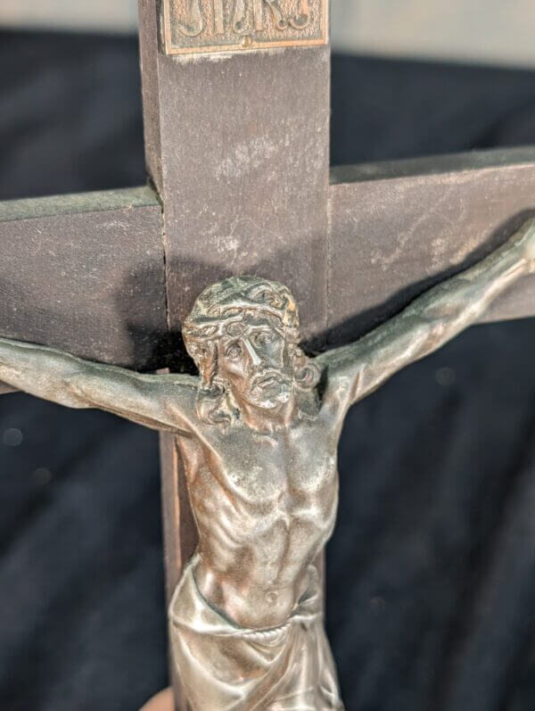 Black Wood & Pewter Coloured Metal Crucifix