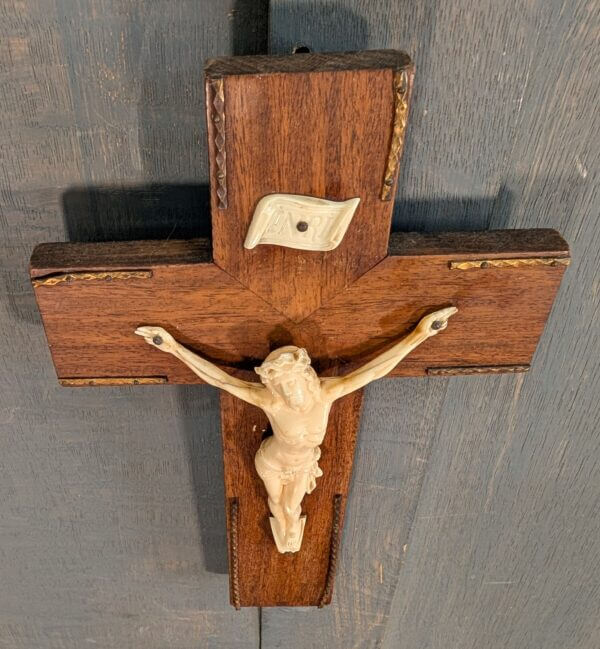 Lourdes Souvenir Cheap & Cheerful Plastic & Wood 1950's Crucifix