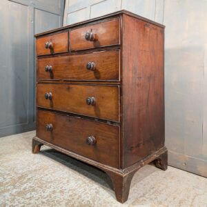 George III Provincial Mahogany Chest Of Drawers With Interesting Turned Knobs