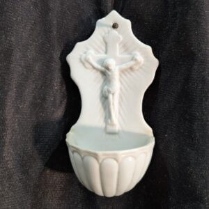 Small White Porcelain Holy Water Font Stoop Piscina with Christ Figure