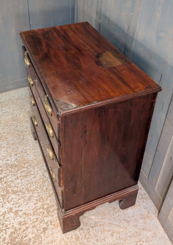 Georgian Mahogany Chest of Drawers with Rare 'Brushing Slide'