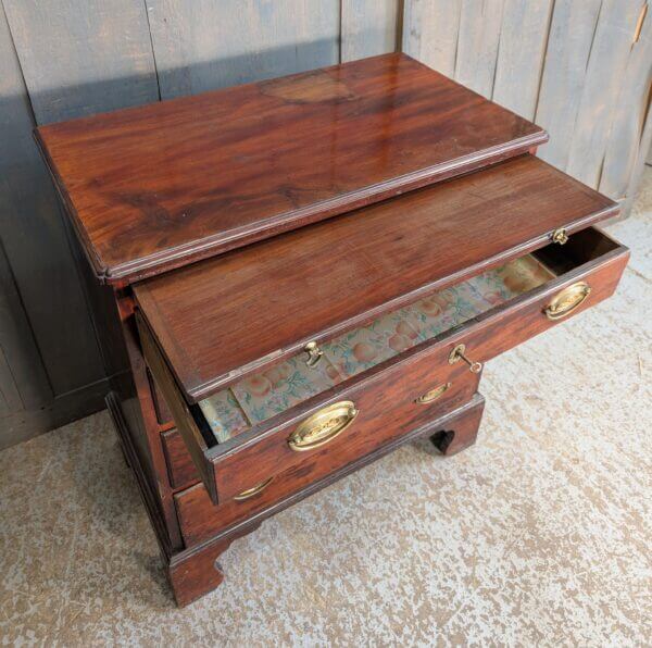 Georgian Mahogany Chest of Drawers with Rare 'Brushing Slide'