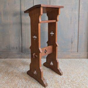 Small & Compact Simple Gothic Oak Prayer Desk with Quatrefoils