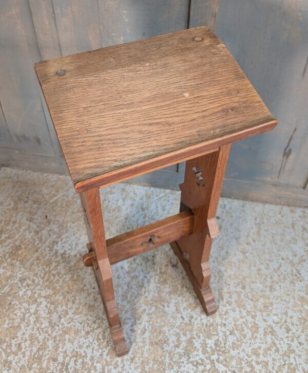 Small & Compact Simple Gothic Oak Prayer Desk with Quatrefoils