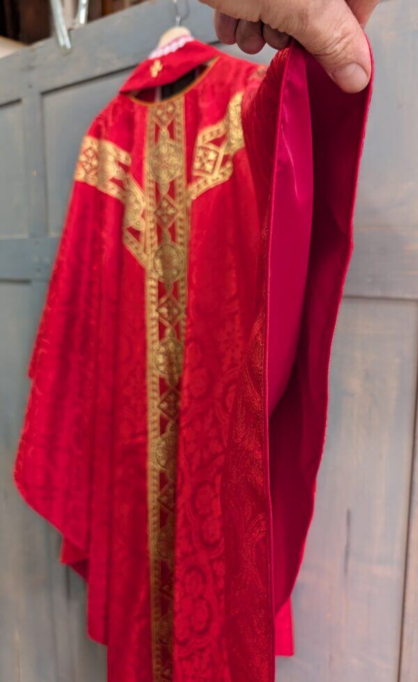 Modern Red & Gold Chasuble & Stole As New