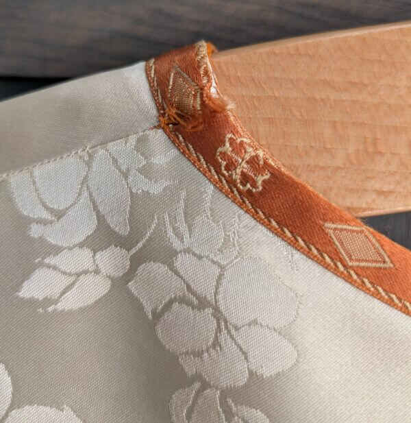 Very Good Quality Vintage Damask Silk Chasuble in Ivory & Umber Gold with Stole