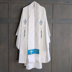 American 'Beau Veste' White Chasuble with Two Fleur de Lys Stoles