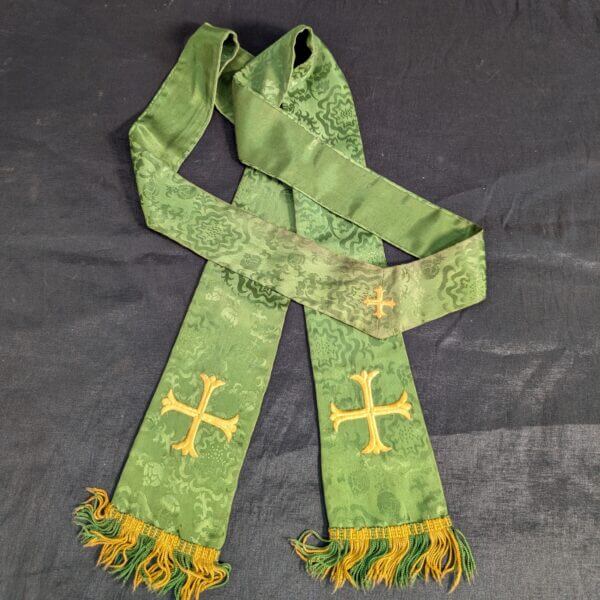 Lined Green Damask Silk Stole with Bottony Cross in Gold Coloured Thread