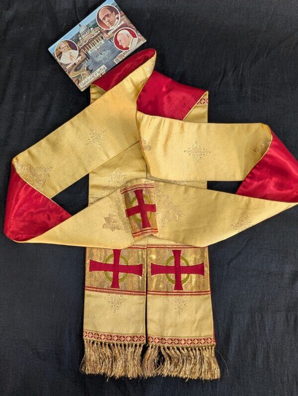 Grand Gold & Red Lined Stole with Canterbury Style Crosses