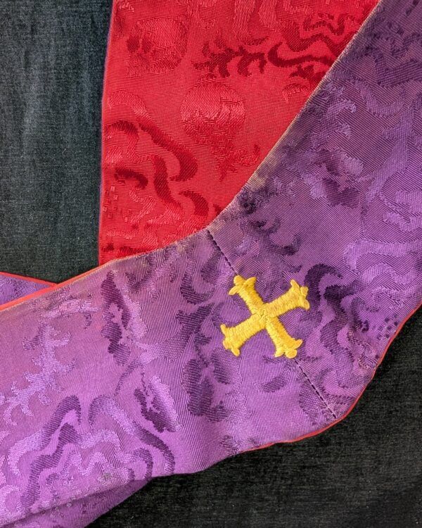 Red & Purple Reversible Silk Damask Stole with Fleuree Crosses