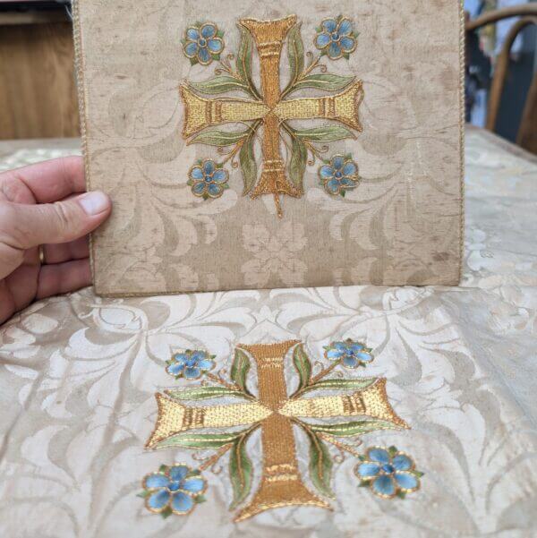 Burse and Veil With Beautiful Crosses And Forget-Me-Nots for Spares