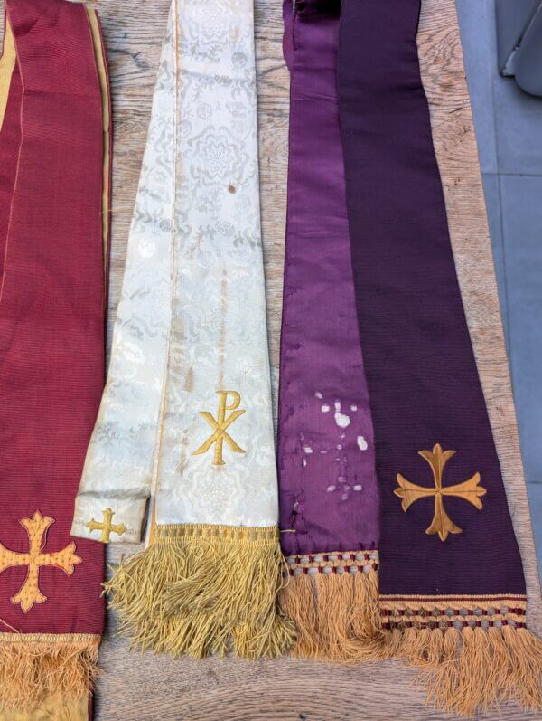 Five Assorted Grade B Vintage Stoles