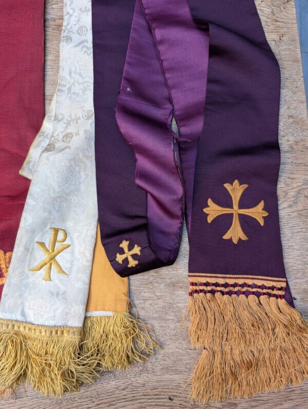 Five Assorted Grade B Vintage Stoles