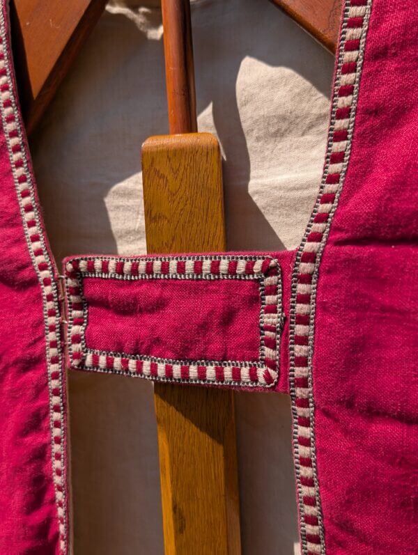 Large 1950's Mid Century Vintage Red & Oatmeal Linen Cope