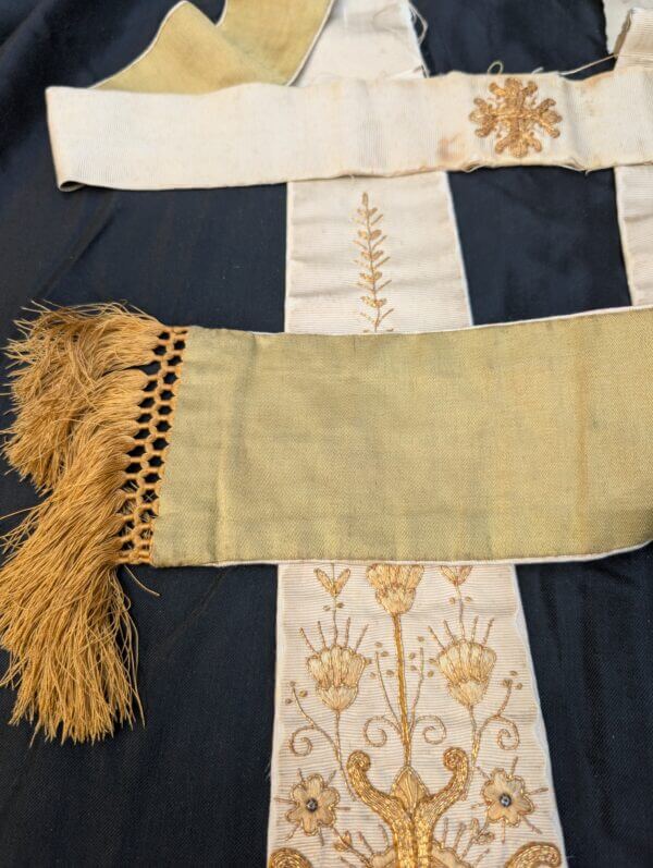 Fantastic Time Ravaged Antique Ivory & Gold Stole