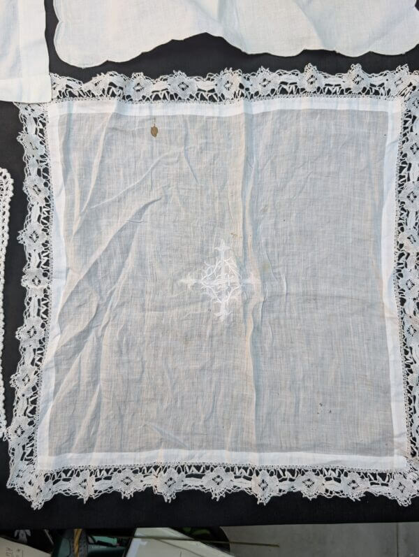 Communion Linen #2 - 4 Corporals 1 Purificator