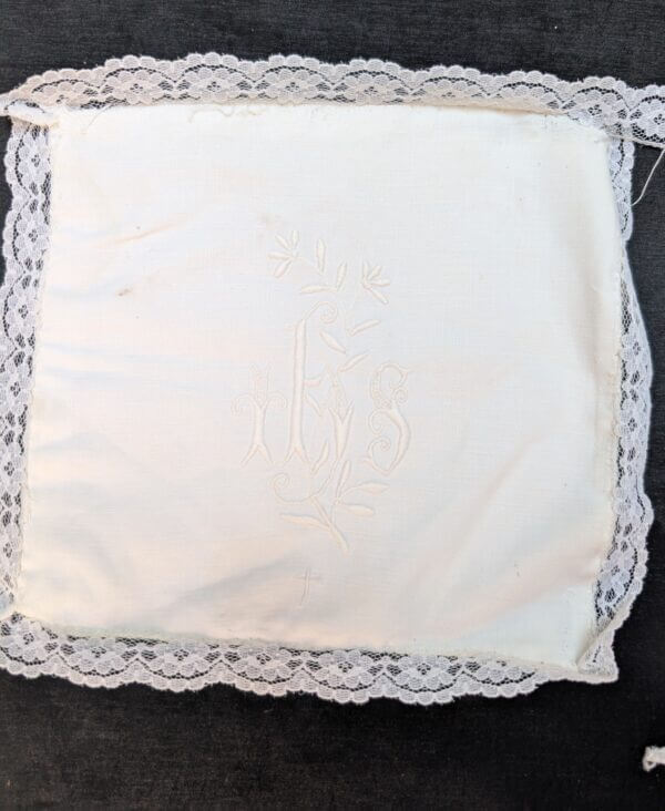 Communion Linen #3 - 3 Chalice Palls 4 Corporals 1 Purificator Spare Lace