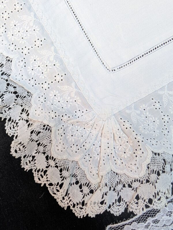 Communion Linen #3 - 3 Chalice Palls 4 Corporals 1 Purificator Spare Lace