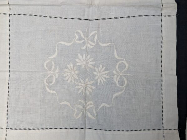 Communion Linen #12 - 2 Communion Linen Set Embroidered Bags plus 6 Corporals