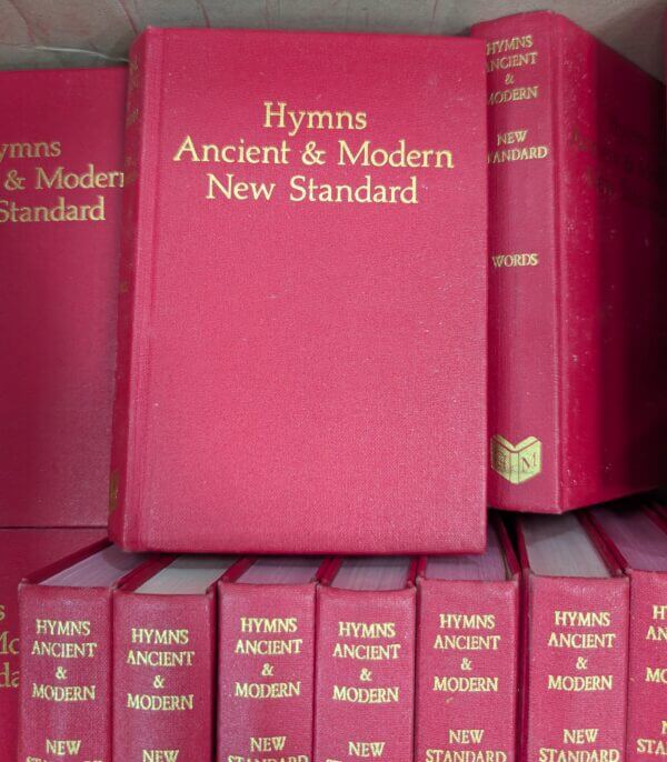 Red Hymns Ancient & Modern New Standard 1987
