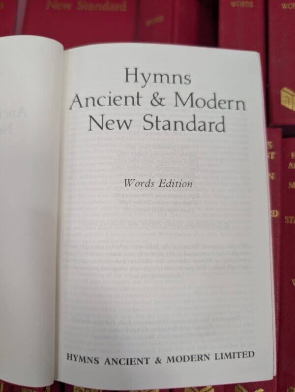 Red Hymns Ancient & Modern New Standard 1987