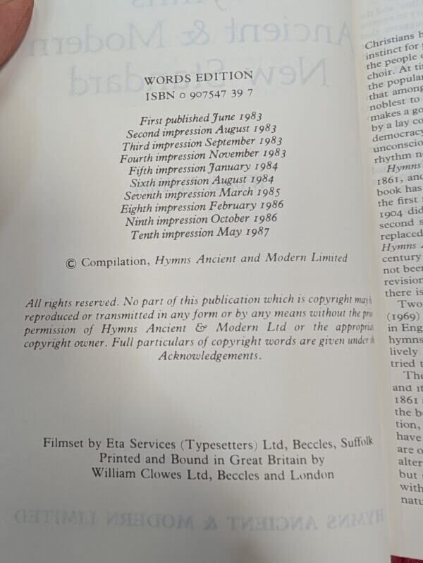 Red Hymns Ancient & Modern New Standard 1987