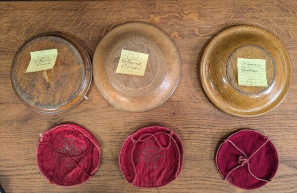 Antique Turned Oak Collection Plates from St James, Rhossdu