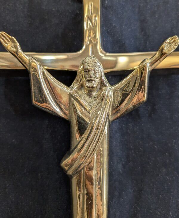 Modern Polished Brass 'Christ the Redeemer' Wall Hanging Crucifix