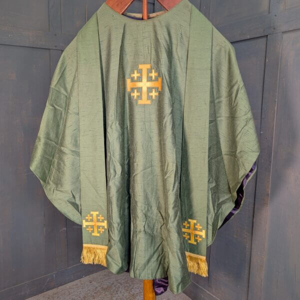 Beautiful Wippell Green Slub Silk 1960's Vintage Chasuble with Crosses & Stole